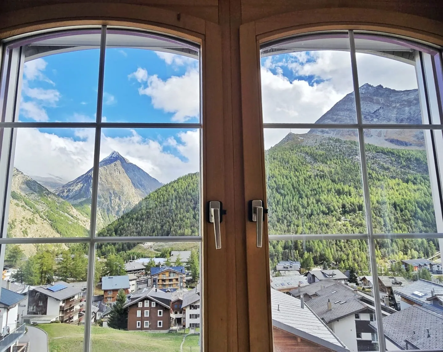 Très spacieux appartement de 5,5 pièces dans l'emplacement le plus ensoleillé près de la Hannigbahn. - Photo 1 sur 18