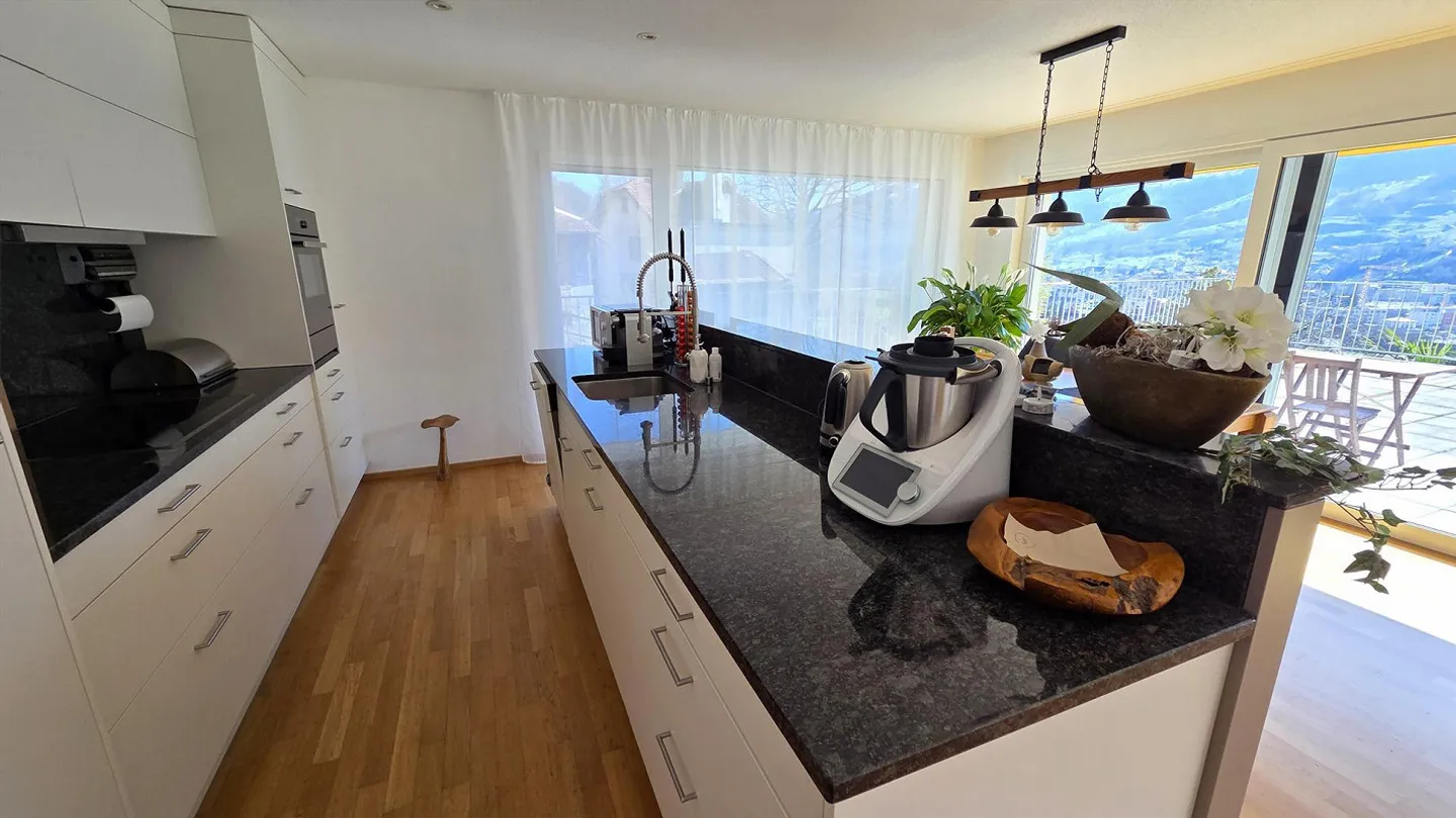 Grosse, sonnige 5 ½-Zimmer-Terrassenwohnung mit schönstem Talblick - Photo 15 sur 26