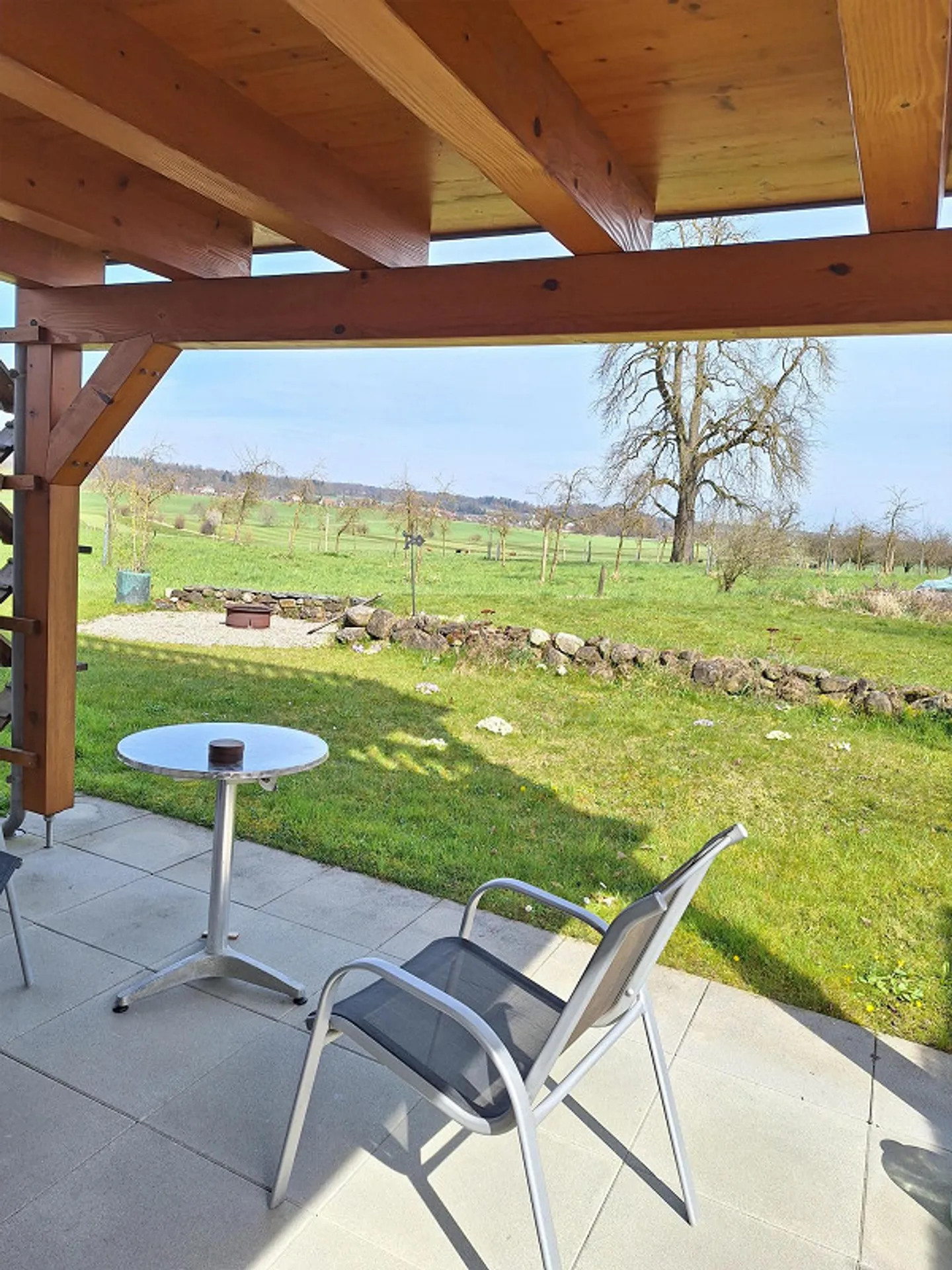 BEAUCOUP D'ESPACE DANS LE VERT - Appartement 3.5 pièces à louer - Photo 11 sur 11