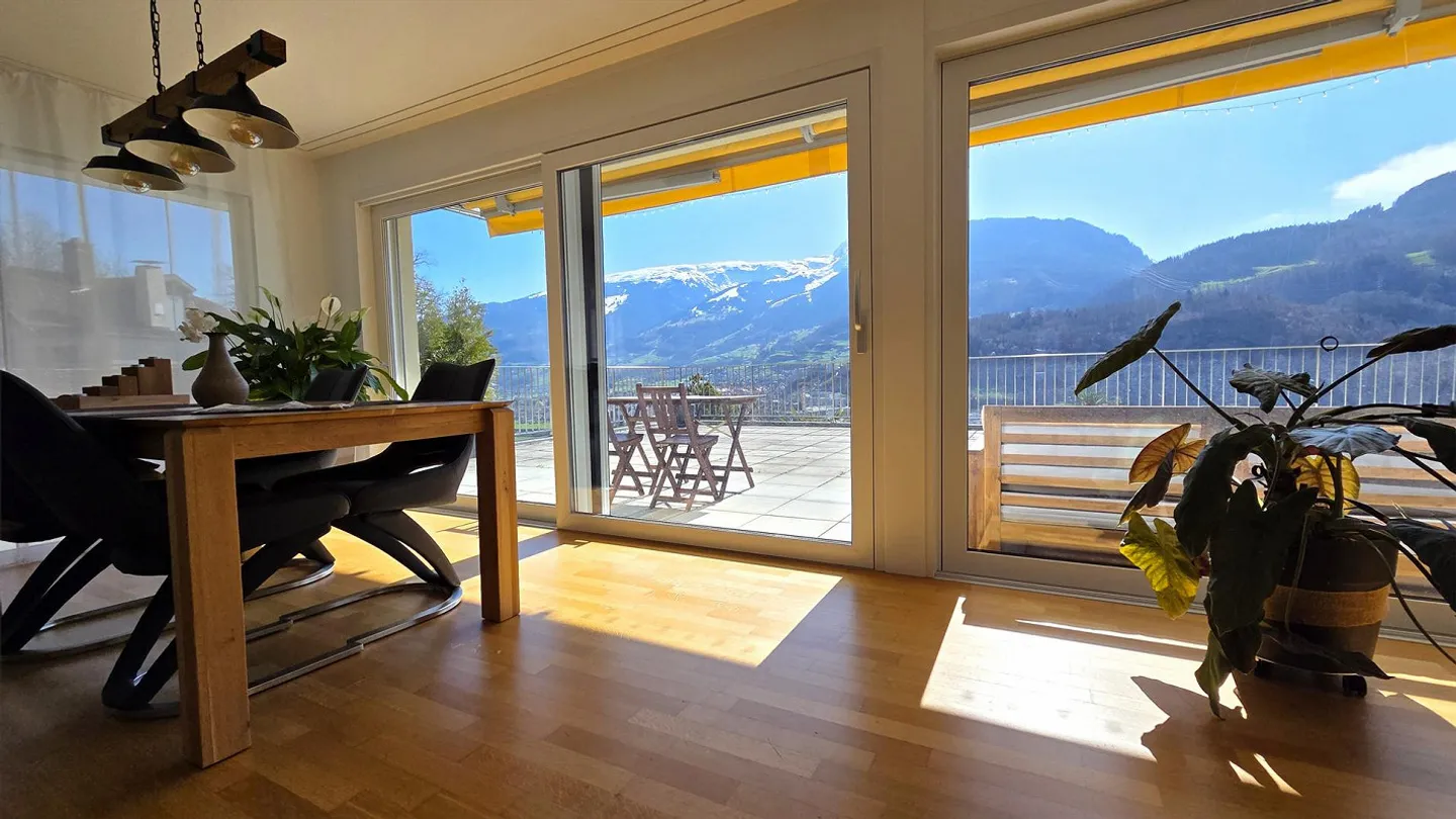 Grosse, sonnige 5 ½-Zimmer-Terrassenwohnung mit schönstem Talblick - Photo 16 sur 26