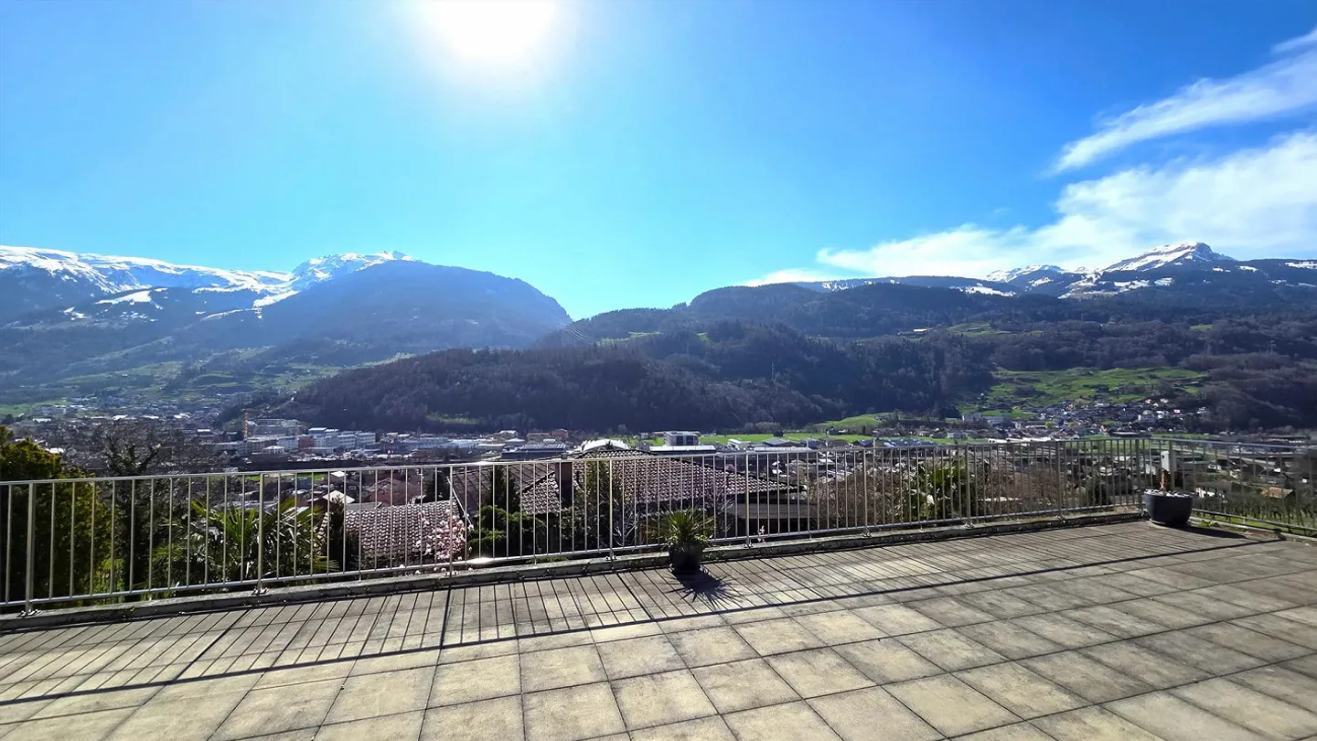 Grosse, sonnige 5 ½-Zimmer-Terrassenwohnung mit schönstem Talblick - Photo 20 sur 26