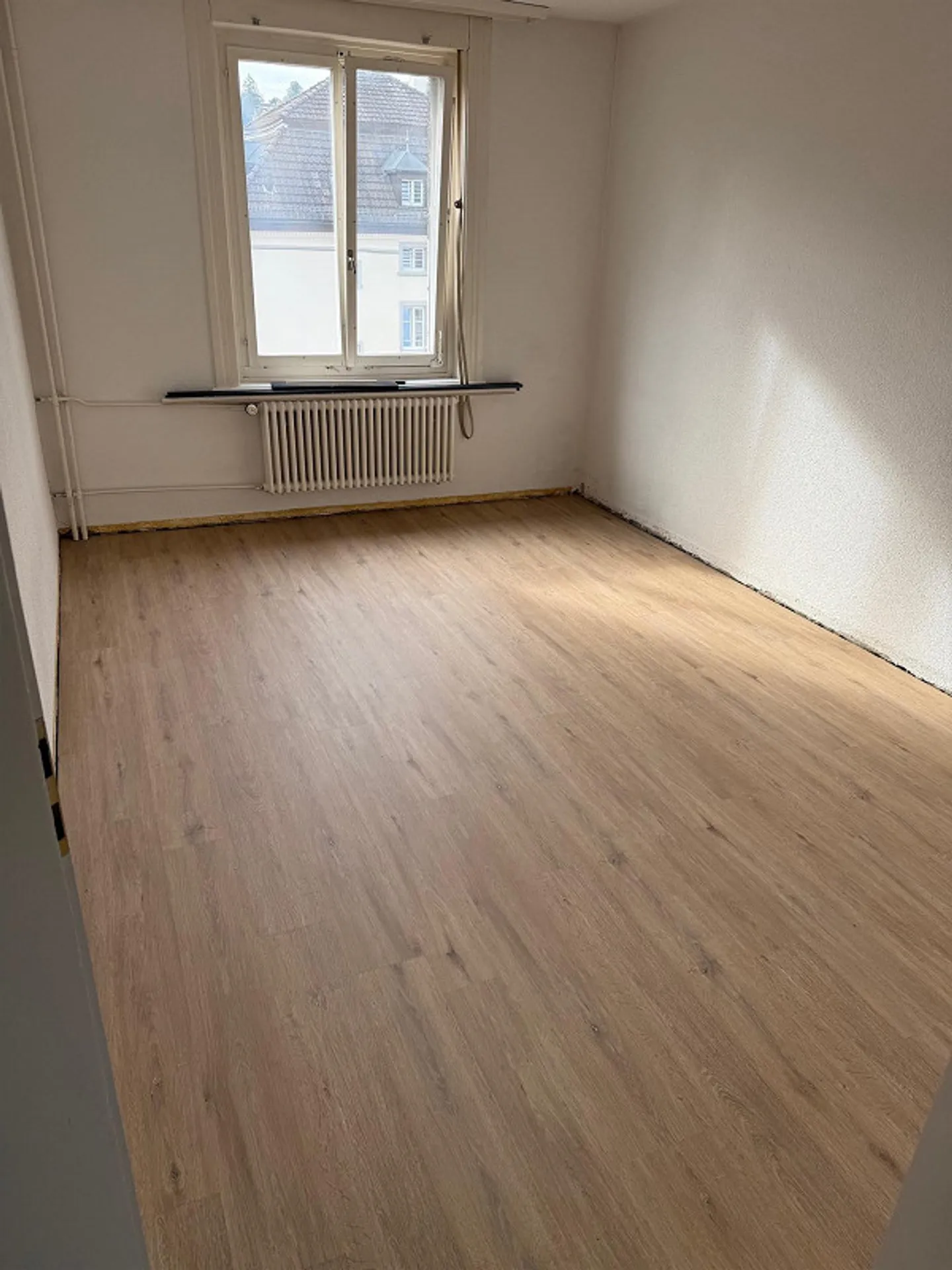 Bellissimo appartamento di 4.5 stanze in fase di ristrutturazione con lavatrice privata - Foto 2 di 6