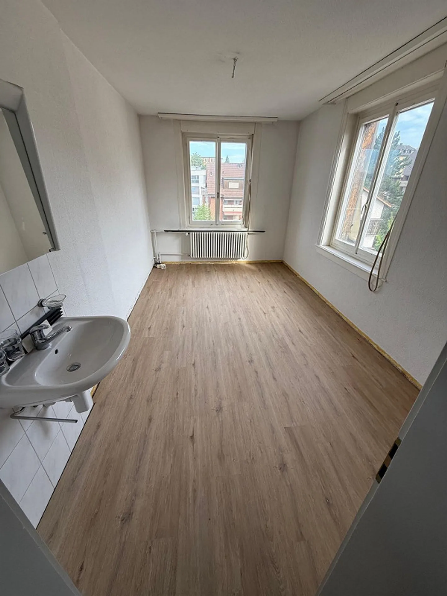 Bellissimo appartamento di 4.5 stanze in fase di ristrutturazione con lavatrice privata - Foto 4 di 6