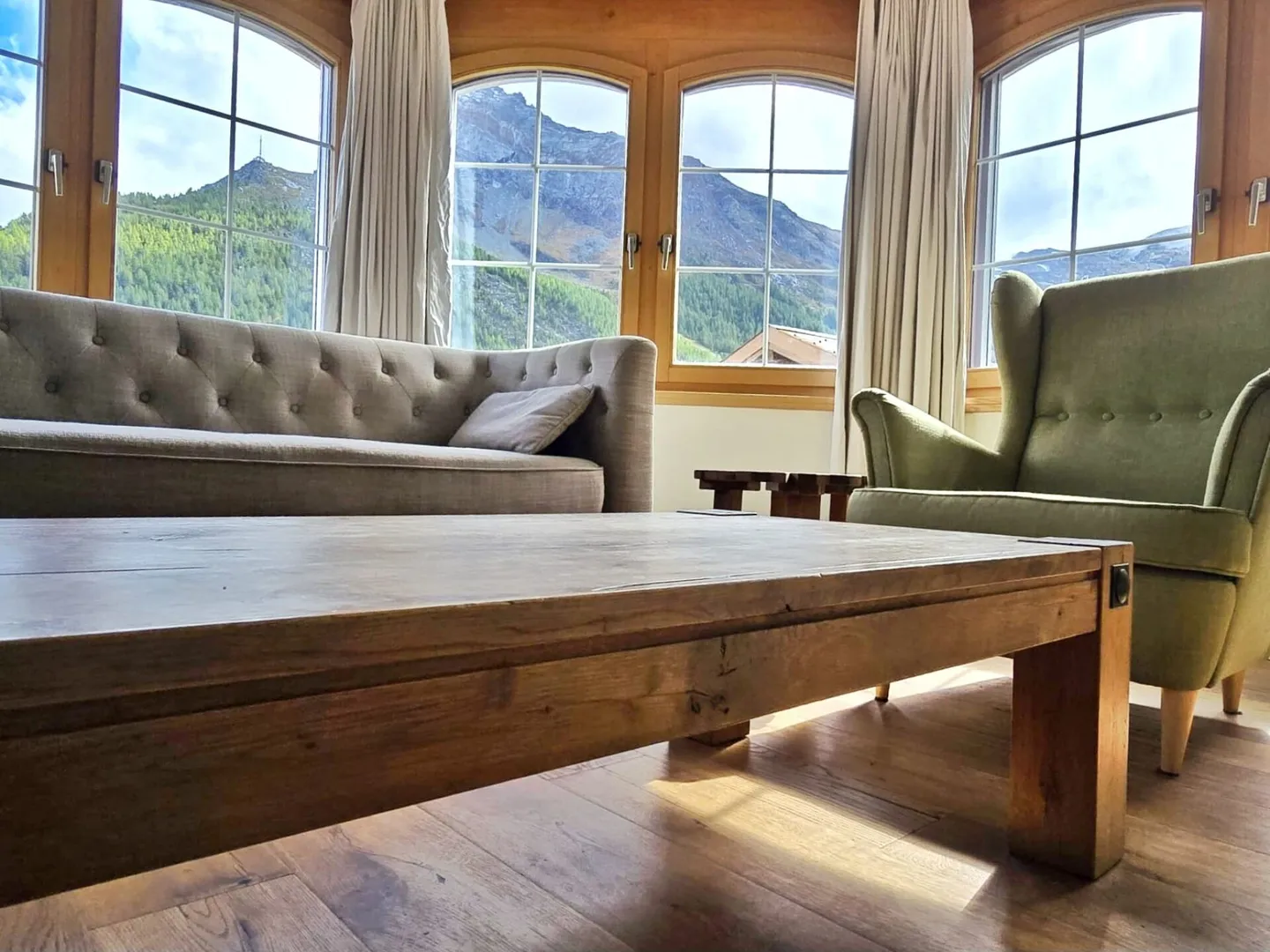 Très spacieux appartement de 5,5 pièces dans l'emplacement le plus ensoleillé près de la Hannigbahn. - Photo 4 sur 18