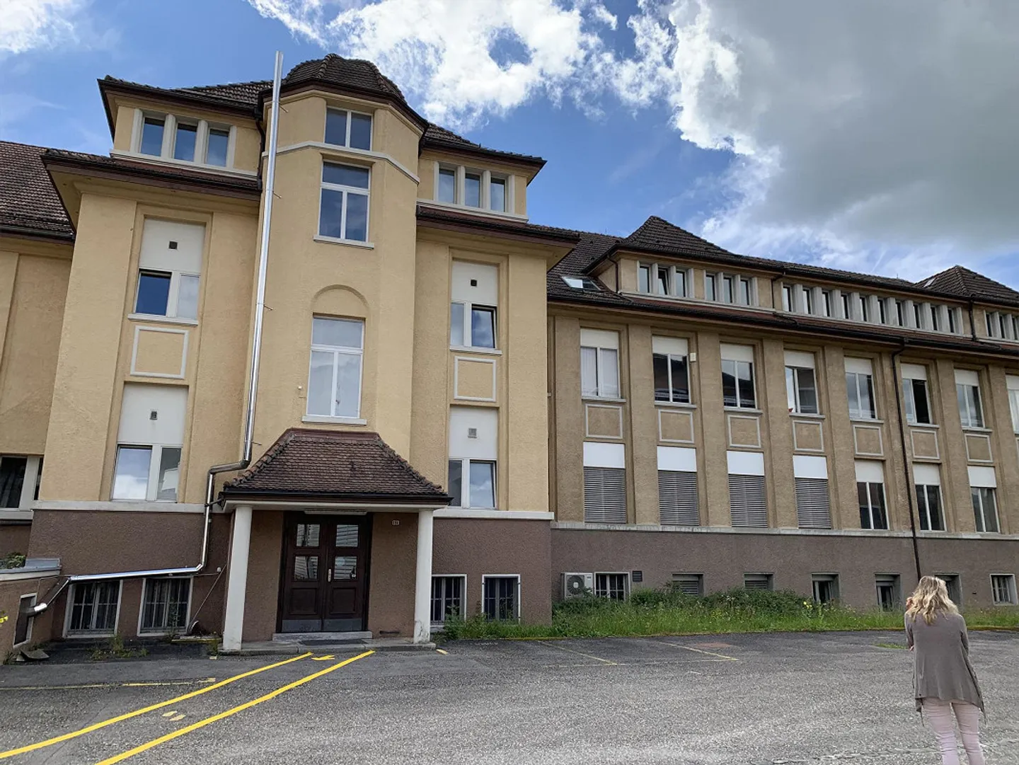 Commercial spaces in Balsthal at attractive conditions - Photo 1 of 13
