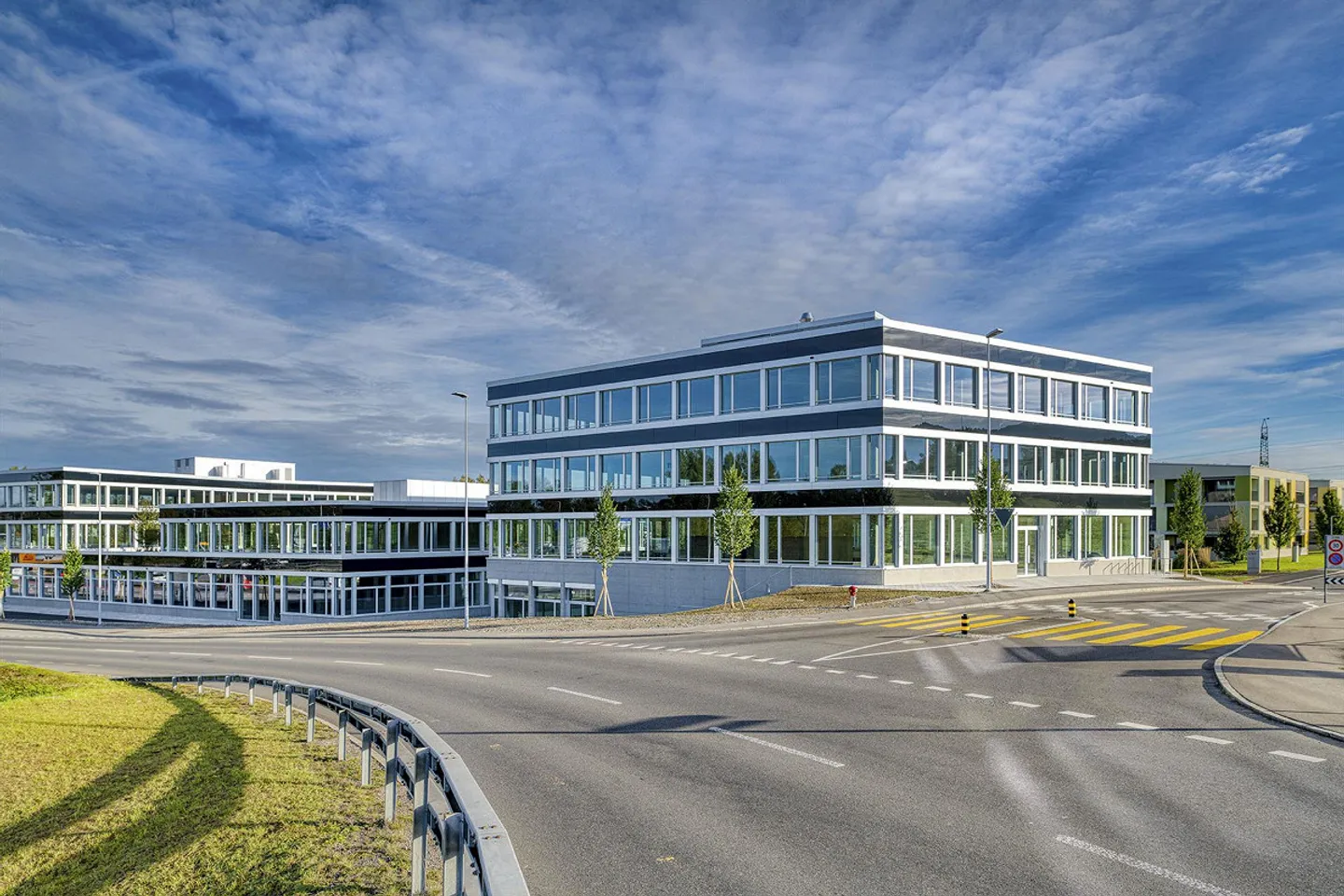 Uffici di prima classe con interni finiti - Affitta ora - Foto 1 di 10