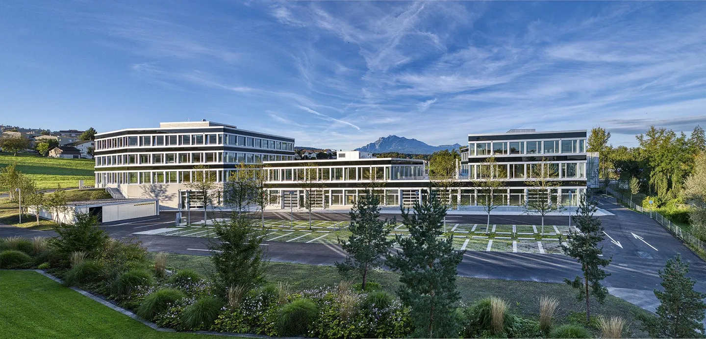 Uffici di prima classe con interni finiti - Affitta ora - Foto 4 di 10