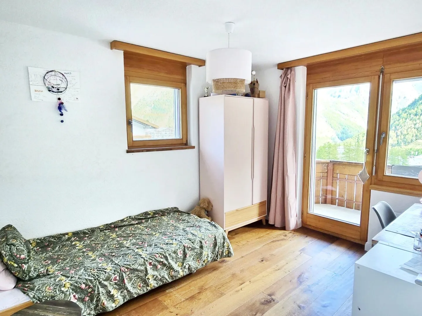 Très spacieux appartement de 5,5 pièces dans l'emplacement le plus ensoleillé près de la Hannigbahn. - Photo 9 sur 18