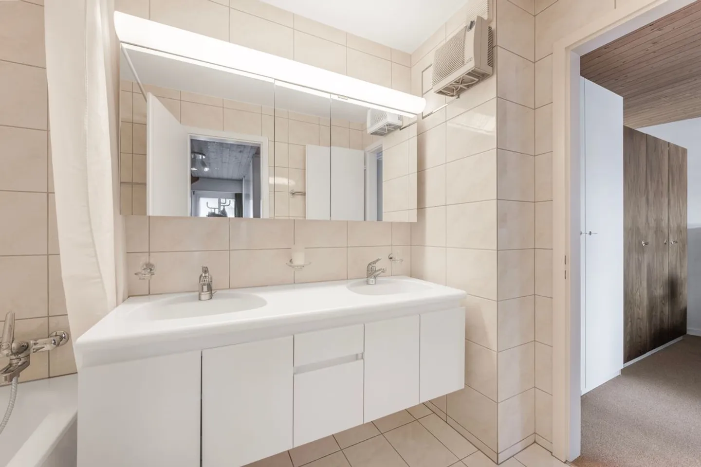 Charming Row House in Esslingen – Living in Green with City Connection - Photo 13 of 13