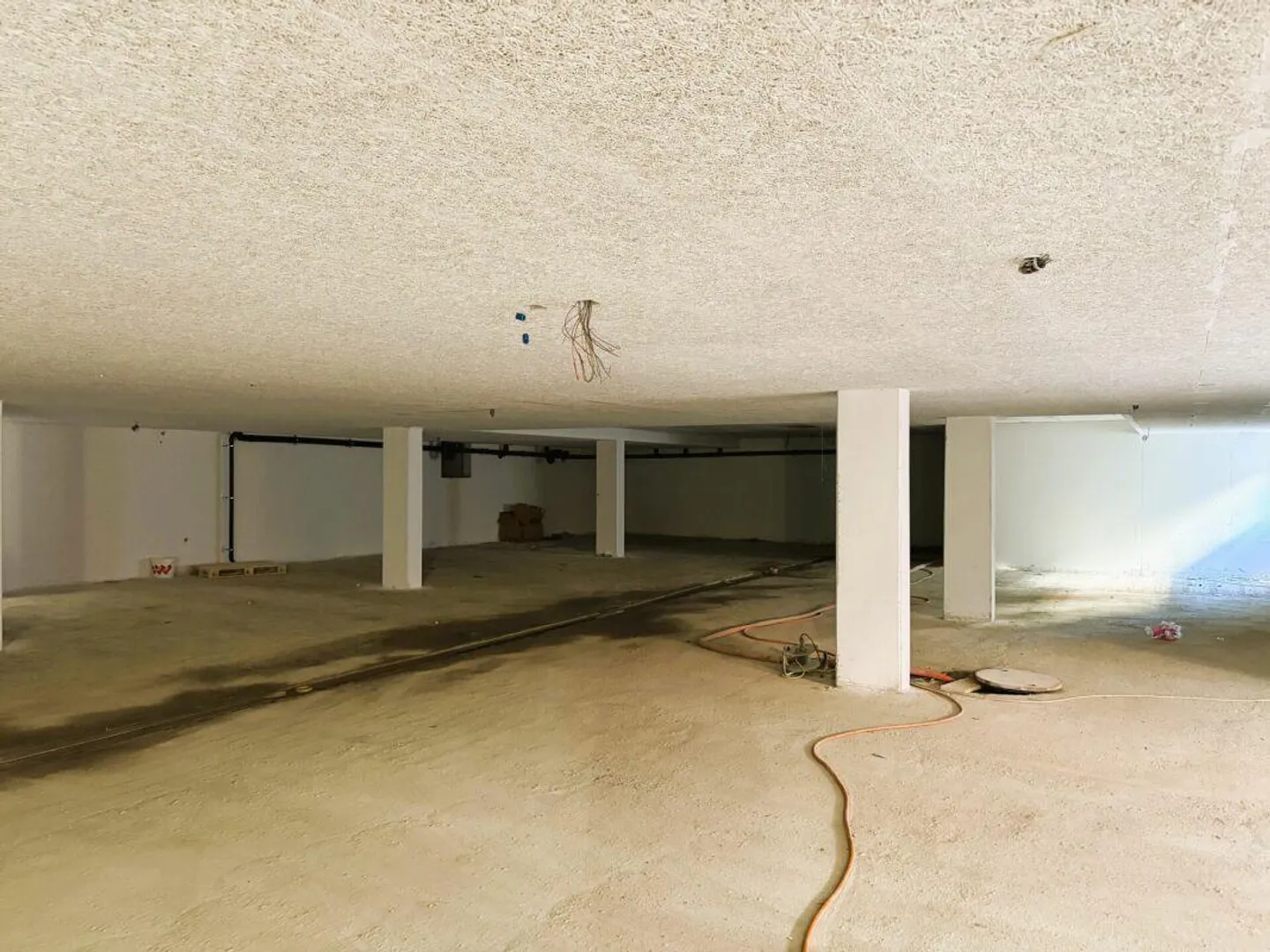 Garage à louer - Photo 2 sur 6