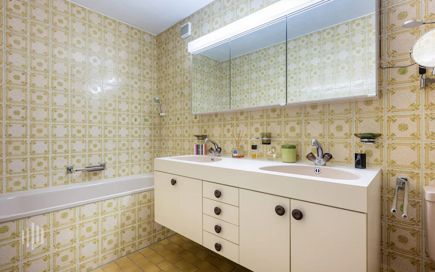 Helle Wohnung mit Balkon - Foto 3 von 8