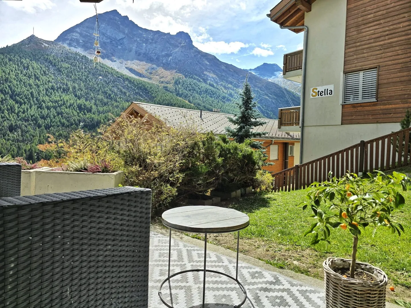 Très spacieux appartement de 5,5 pièces dans l'emplacement le plus ensoleillé près de la Hannigbahn. - Photo 13 sur 18