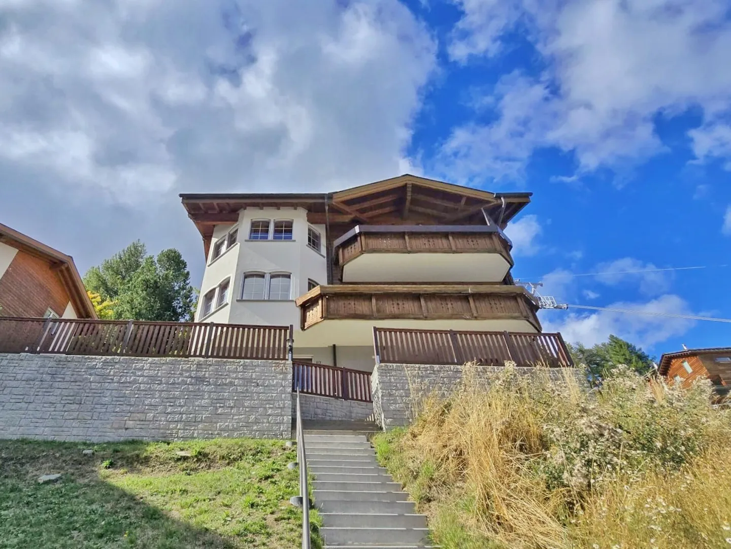 Très spacieux appartement de 5,5 pièces dans l'emplacement le plus ensoleillé près de la Hannigbahn. - Photo 15 sur 18