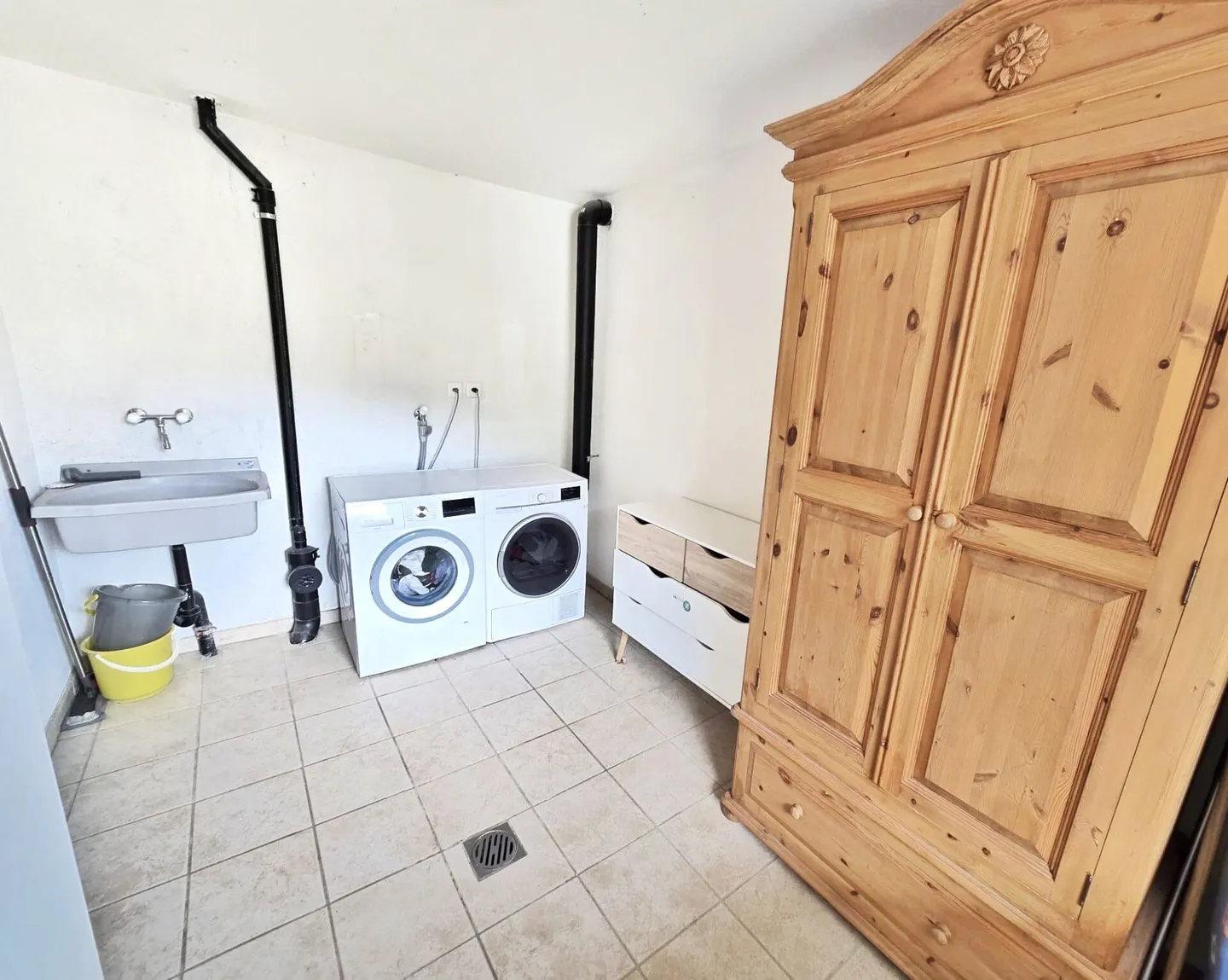 Très spacieux appartement de 5,5 pièces dans l'emplacement le plus ensoleillé près de la Hannigbahn. - Photo 16 sur 18