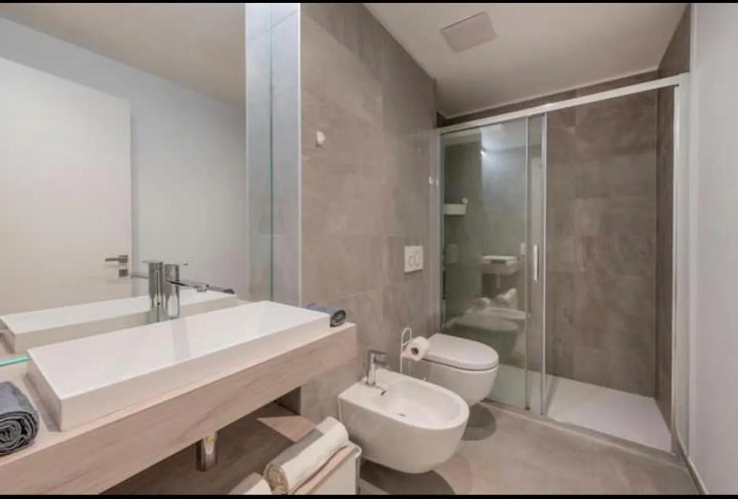 Modern 2.5-room furnished apartment in Lugano - Photo 6 of 13