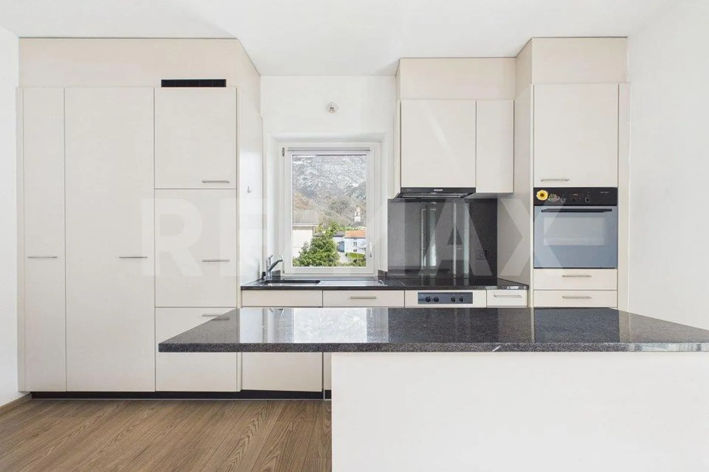 Double opportunity in Verscio with renovated apartments and view - Photo 4 of 13