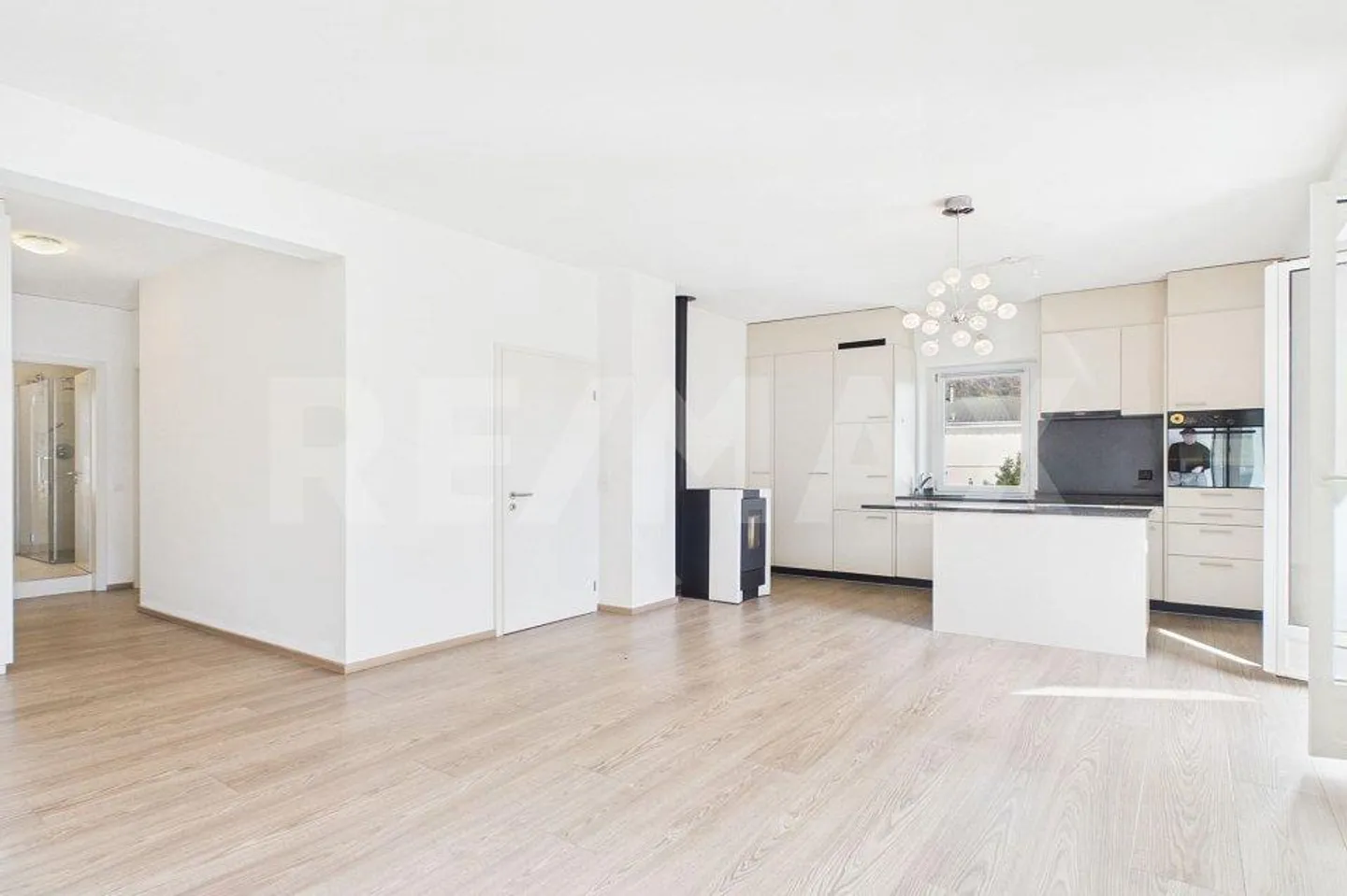 Double opportunity in Verscio with renovated apartments and view - Photo 6 of 13