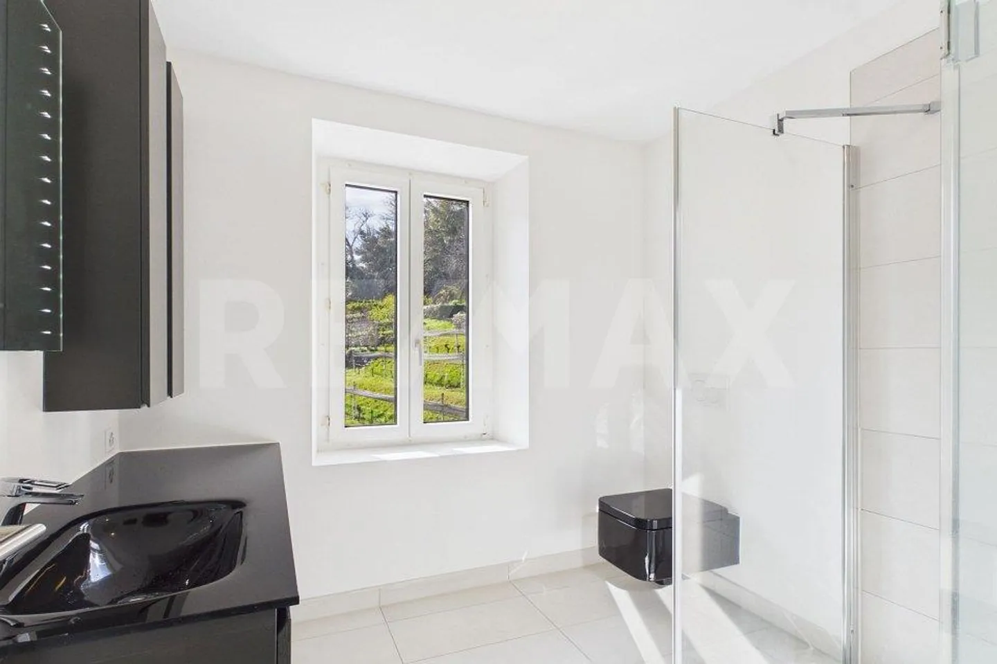 Double opportunity in Verscio with renovated apartments and view - Photo 11 of 13