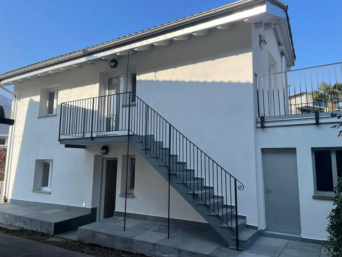 DEUX APPARTEMENTS DANS UNE MAISON JUMELÉE – ID 21353 - Photo 1 sur 8