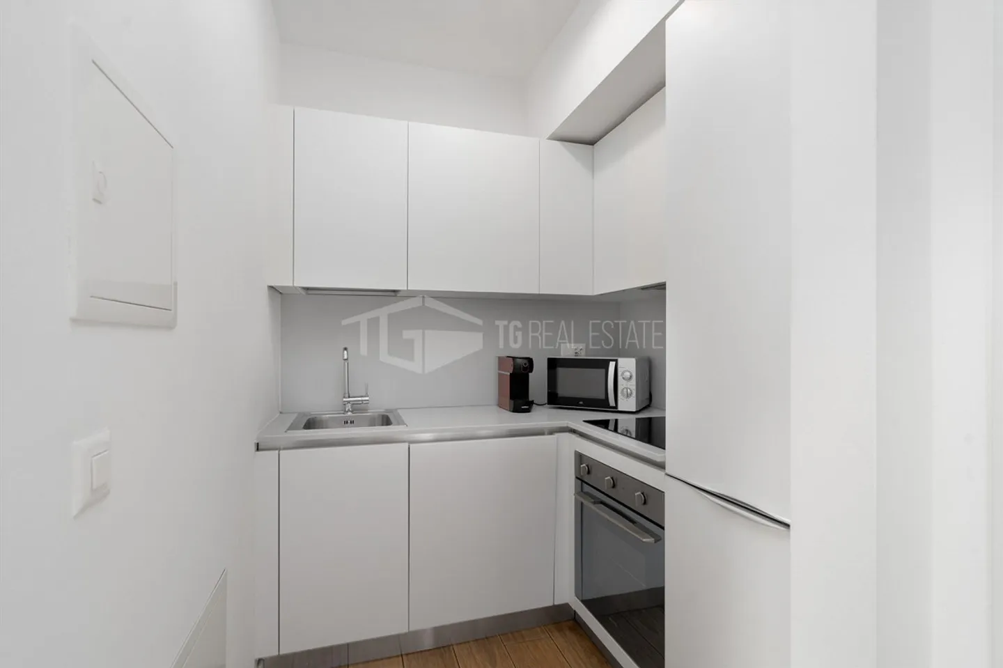 APPARTEMENT MODERNE DE DEUX PIÈCES AVEC JARDIN PRIVÉ - Photo 3 sur 8