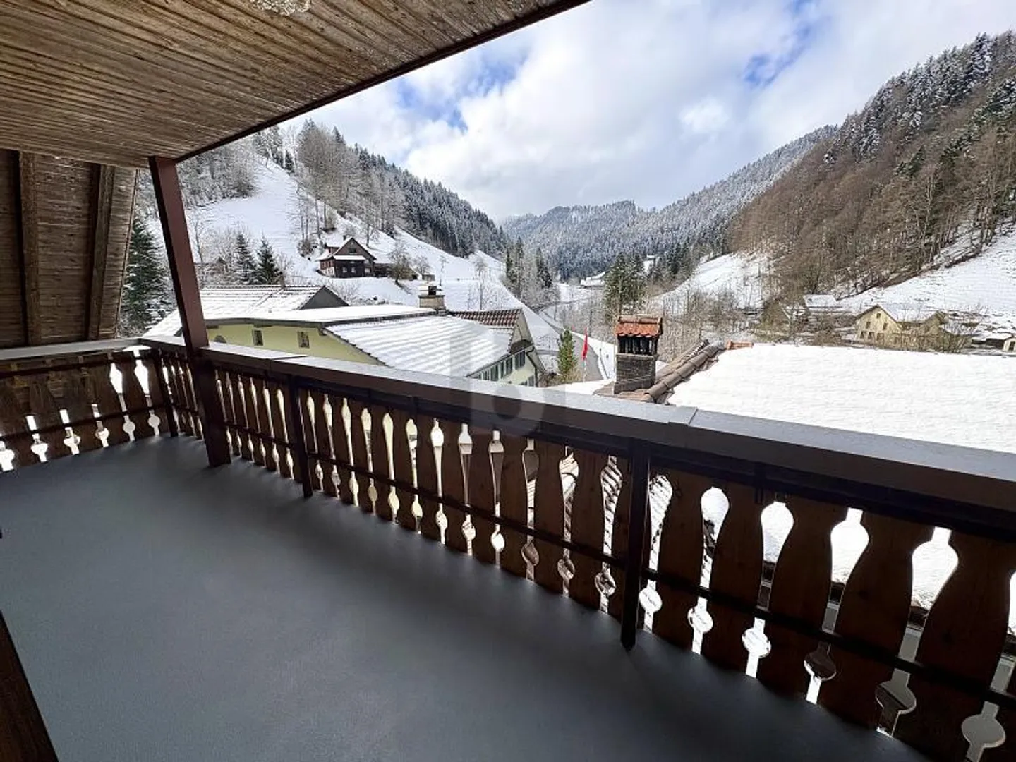 Geräumige Wohnung mit Balkon - Foto 1 von 6