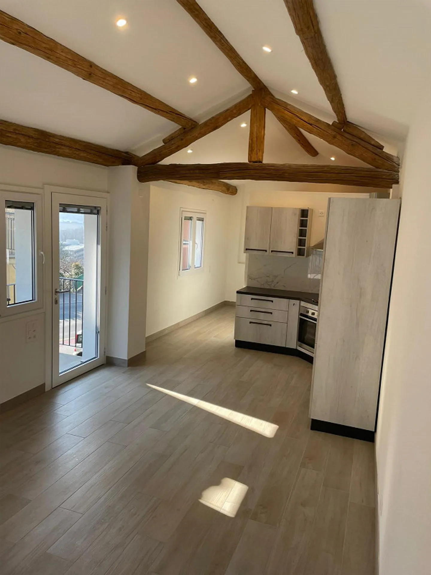 DEUX APPARTEMENTS DANS UNE MAISON JUMELÉE – ID 21353 - Photo 2 sur 8