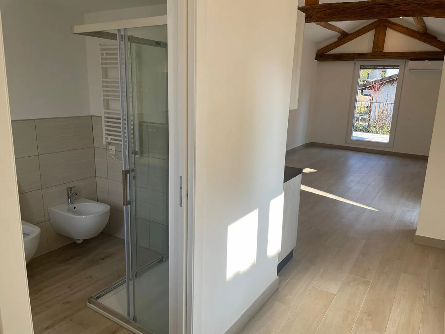 DEUX APPARTEMENTS DANS UNE MAISON JUMELÉE – ID 21353 - Photo 4 sur 8