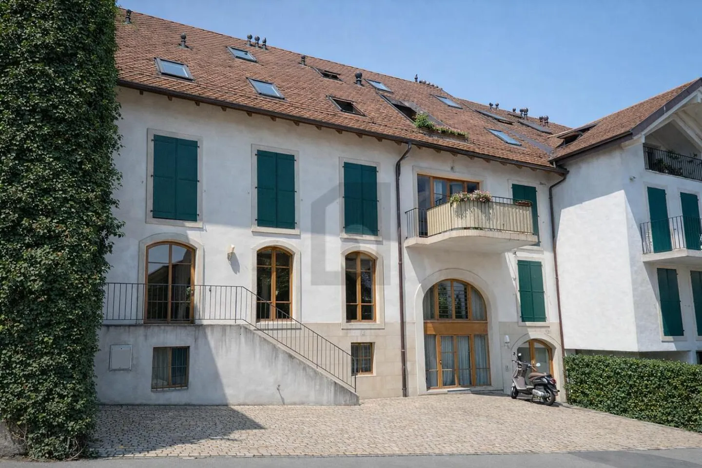 LUMINOSO & AFFASCINANTE CON 2 BALCONI - Foto 1 di 6