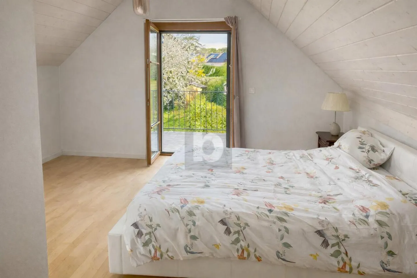 LUMINOSO & AFFASCINANTE CON 2 BALCONI - Foto 3 di 6