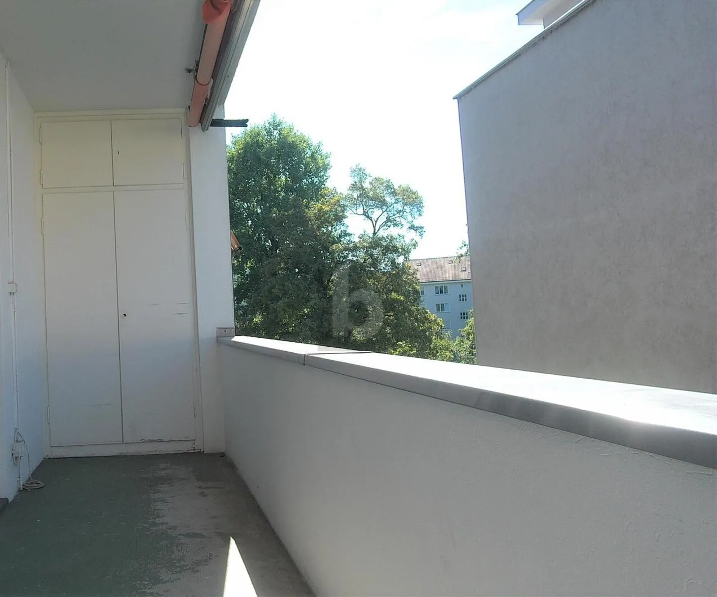 Appartement central avec balcon - Photo 3 sur 4