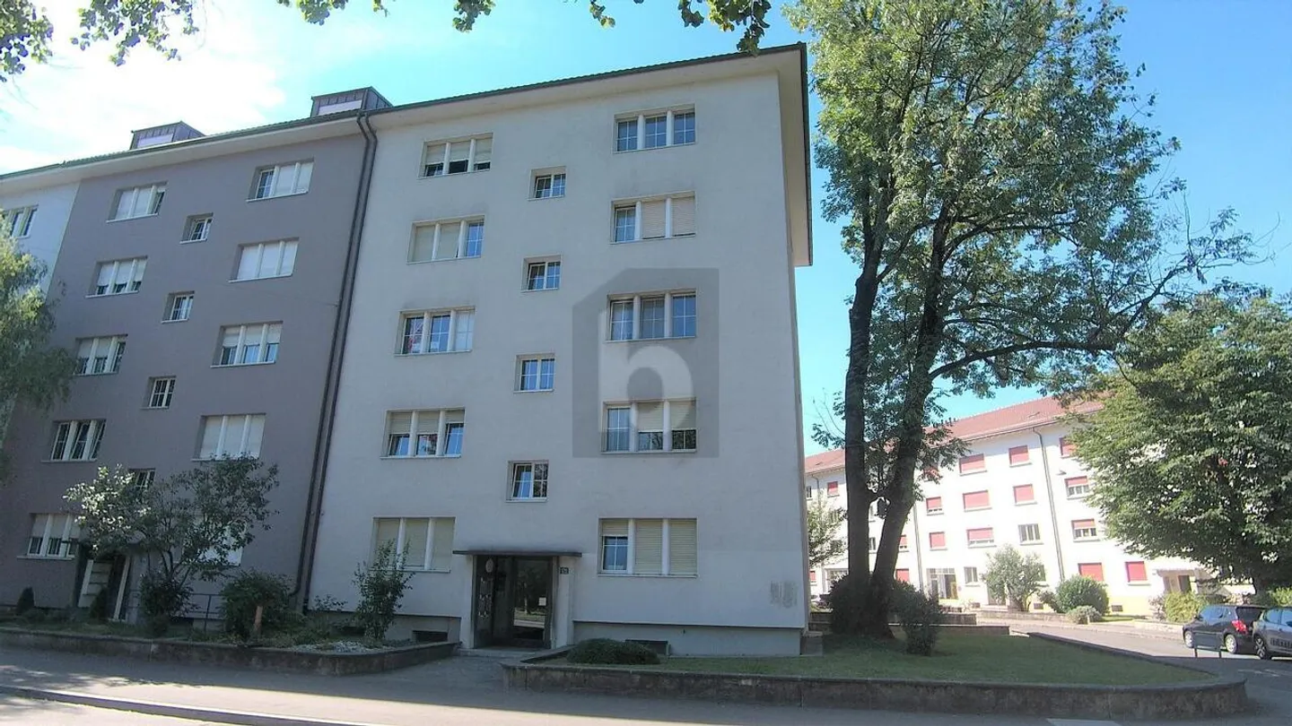 Appartement central avec balcon - Photo 1 sur 4