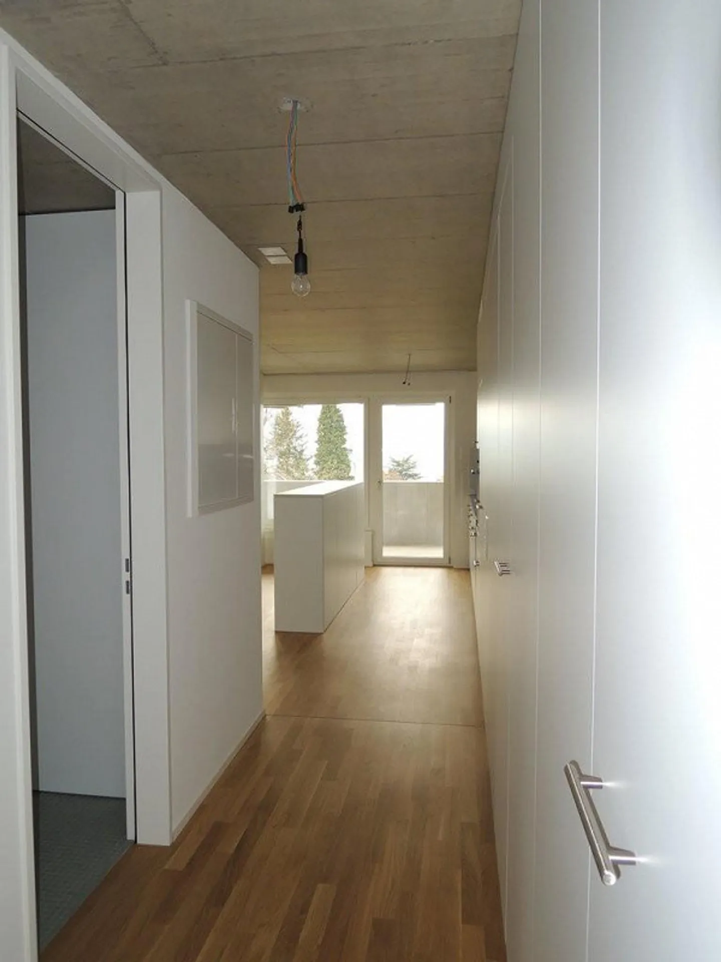 Appartement en attique lumineux à Männedorf à partir du 01.06.2026 - Photo 2 sur 8