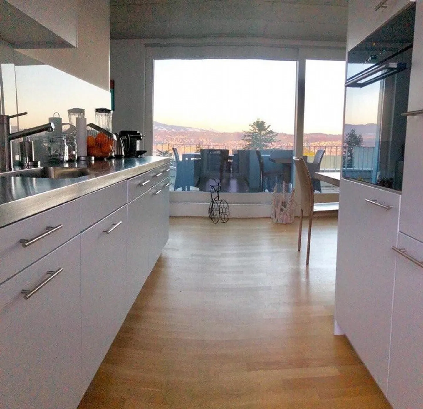 Appartement en attique lumineux à Männedorf à partir du 01.06.2026 - Photo 3 sur 8