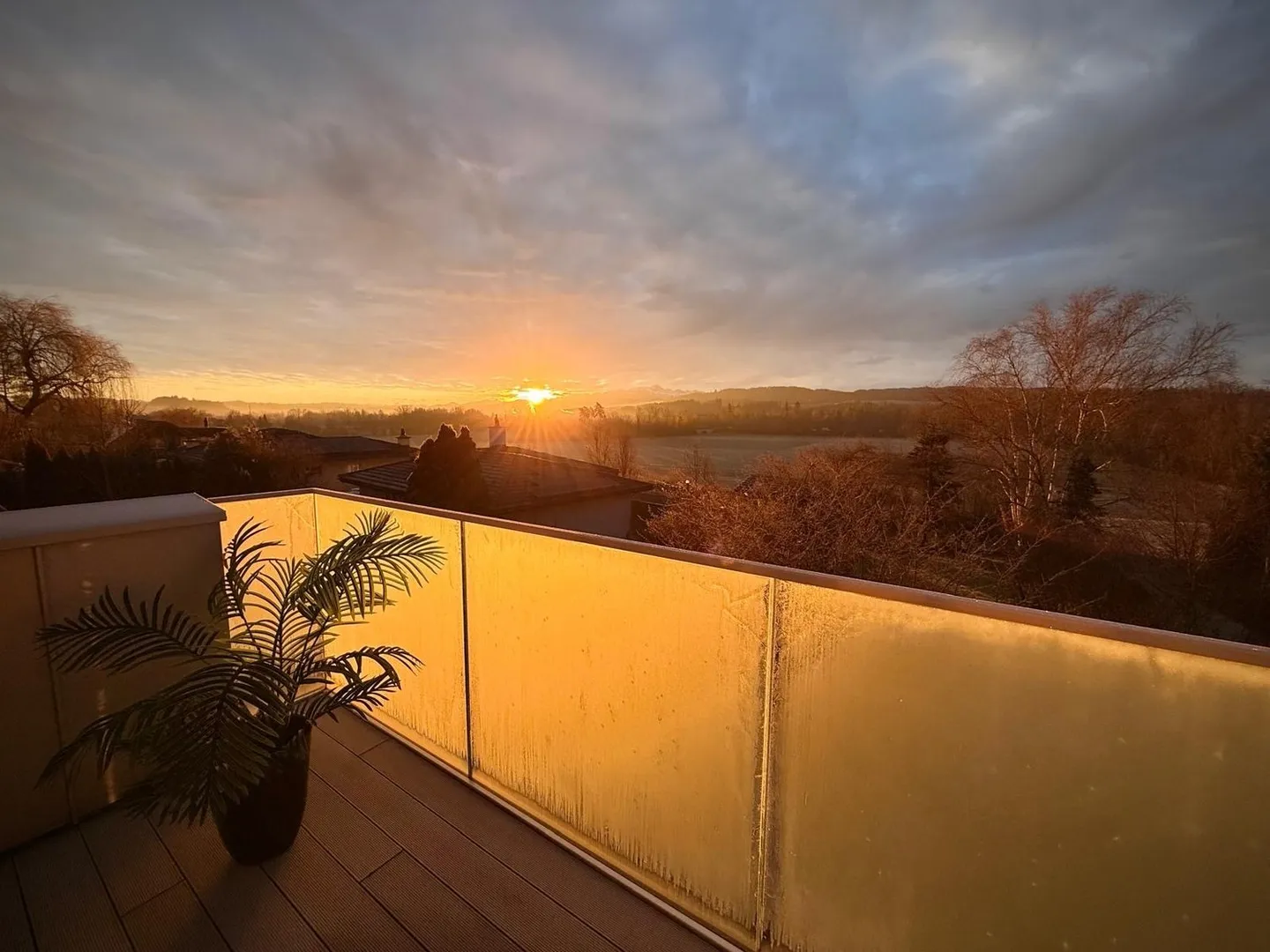 traumhaftes 6.5-Zimmer-Haus mit Wintergarten, Jacuzzi und Säntis-Blick - Foto 10 von 16