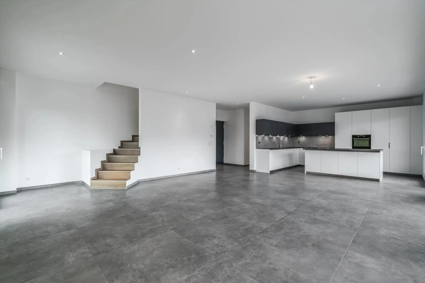 Maison 5.5 pièces - Photo 2 sur 13