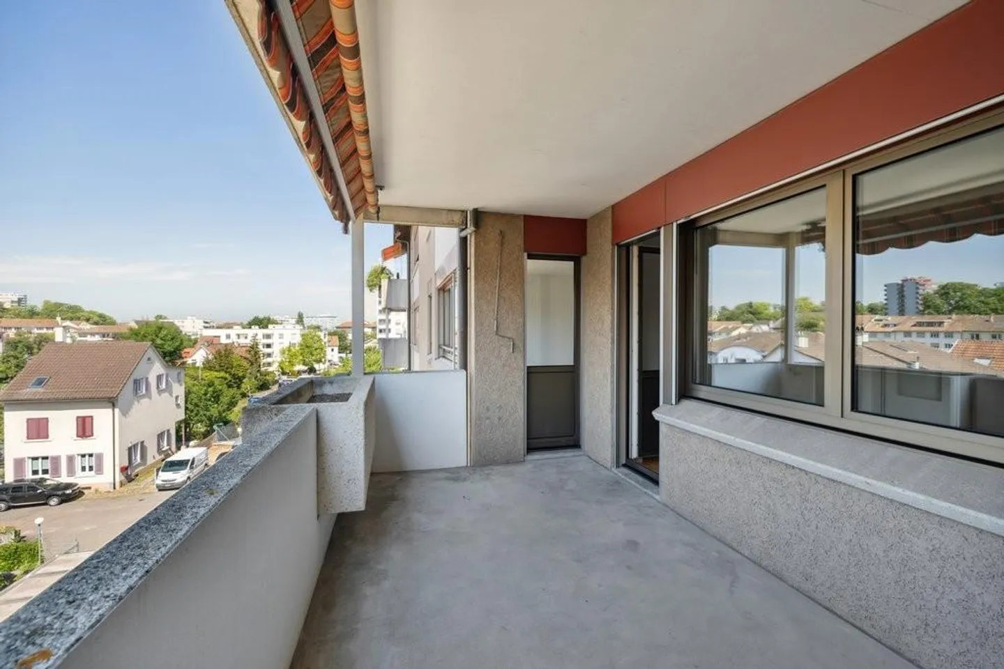 Living in the Heart of Birsfelden - Photo 6 of 12