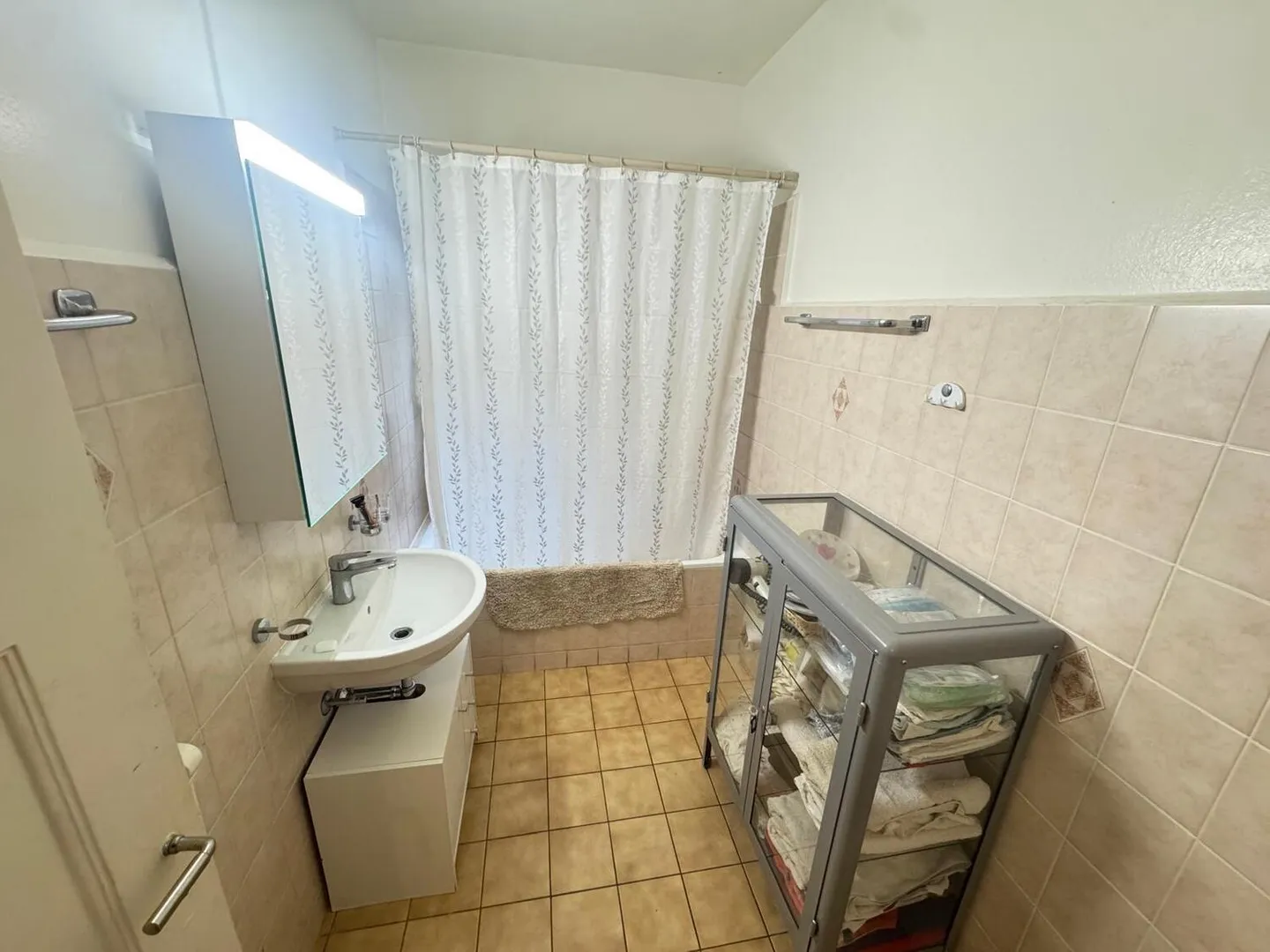 2-ZIMMER-WOHNUNG IN PULLY (VD), MÖBLIERT - Foto 8 von 8