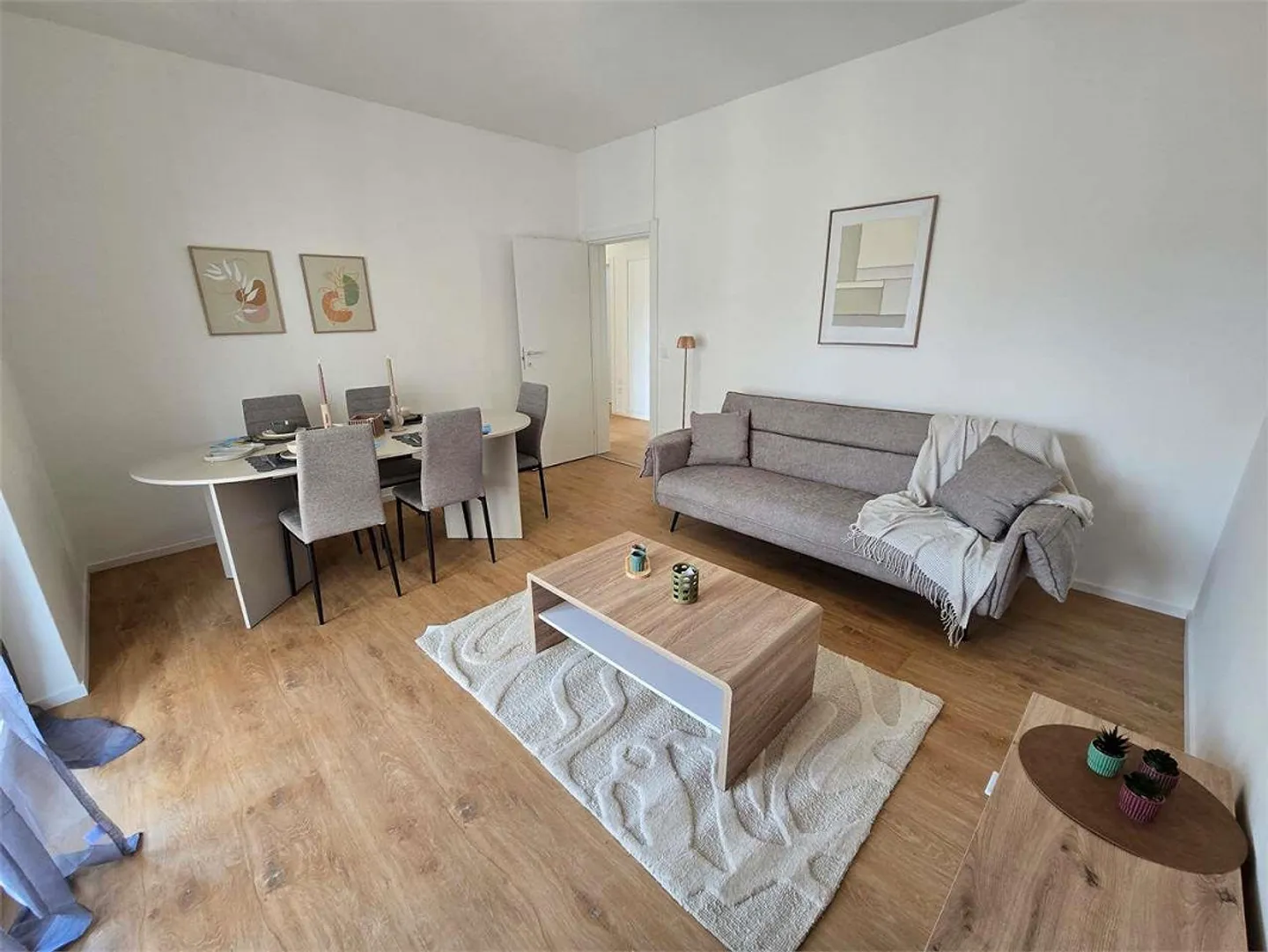 Chiasso - Prestigeträchtige 4.5 Zimmer "Schlüsselfertig" - Möbliert und Renoviert - Foto 1 von 11