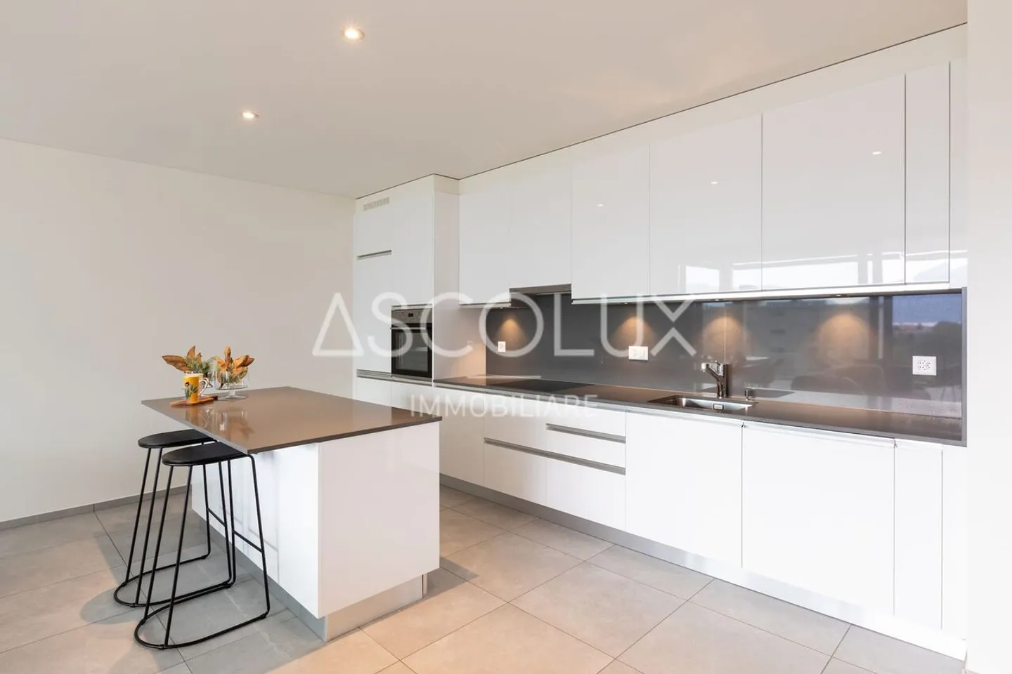 Appartement 4.5 pièces au premier étage avec grande terrasse - Photo 2 sur 13