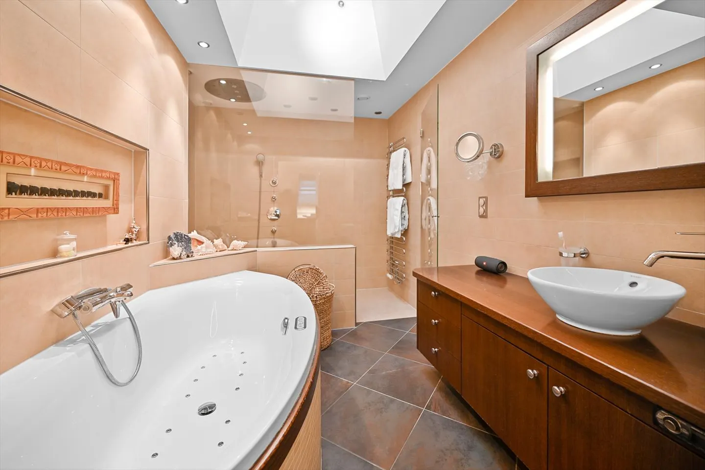 BLONAY - VILLA INDIVIDUELLE AU CALME DE 7.5 PIECES A LOUER DANS UN - Photo 4 sur 5