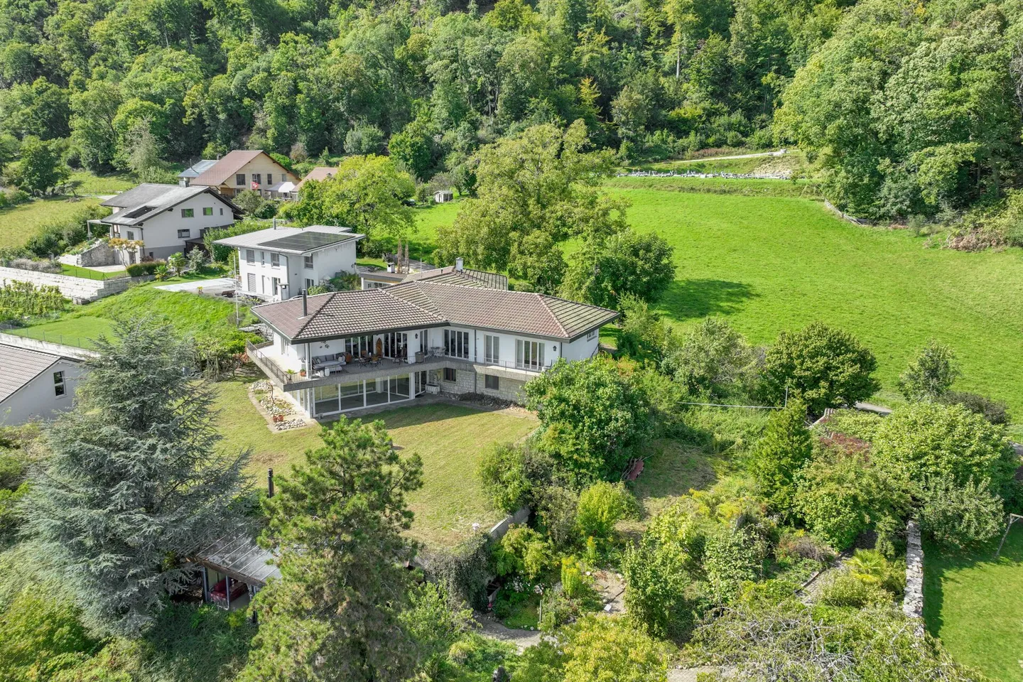 Luce, Panorama e Potenziale - una Casa, Tre Appartamenti, Tanto Spazio - Foto 1 di 14
