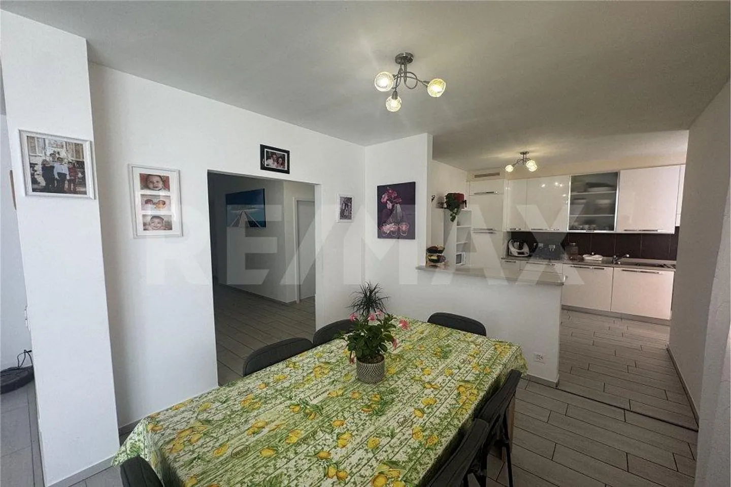Spacious and comfortable 4½ rooms in a quiet residence - Photo 5 of 13