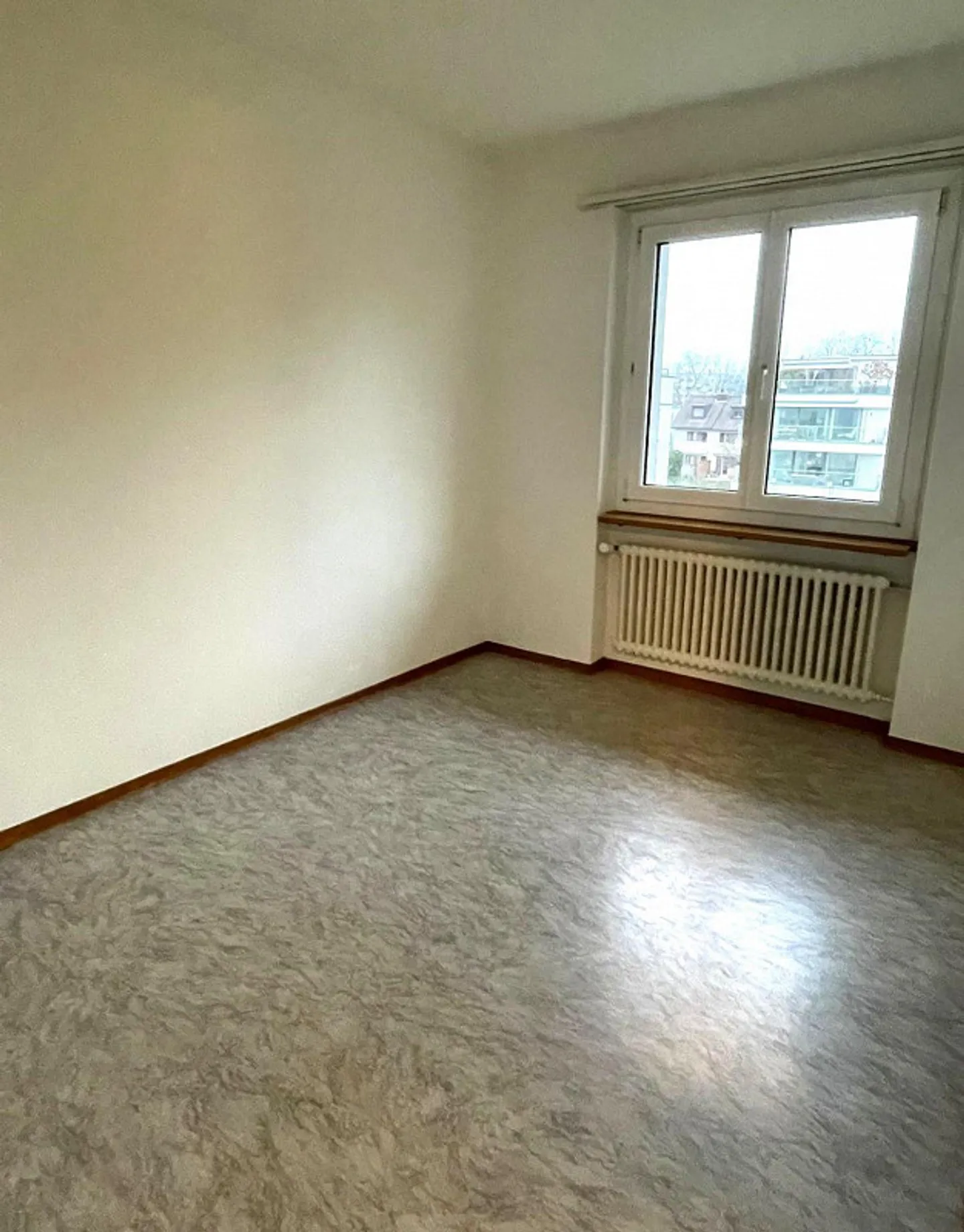 Charming 4-Room Apartment - Photo 6 of 8