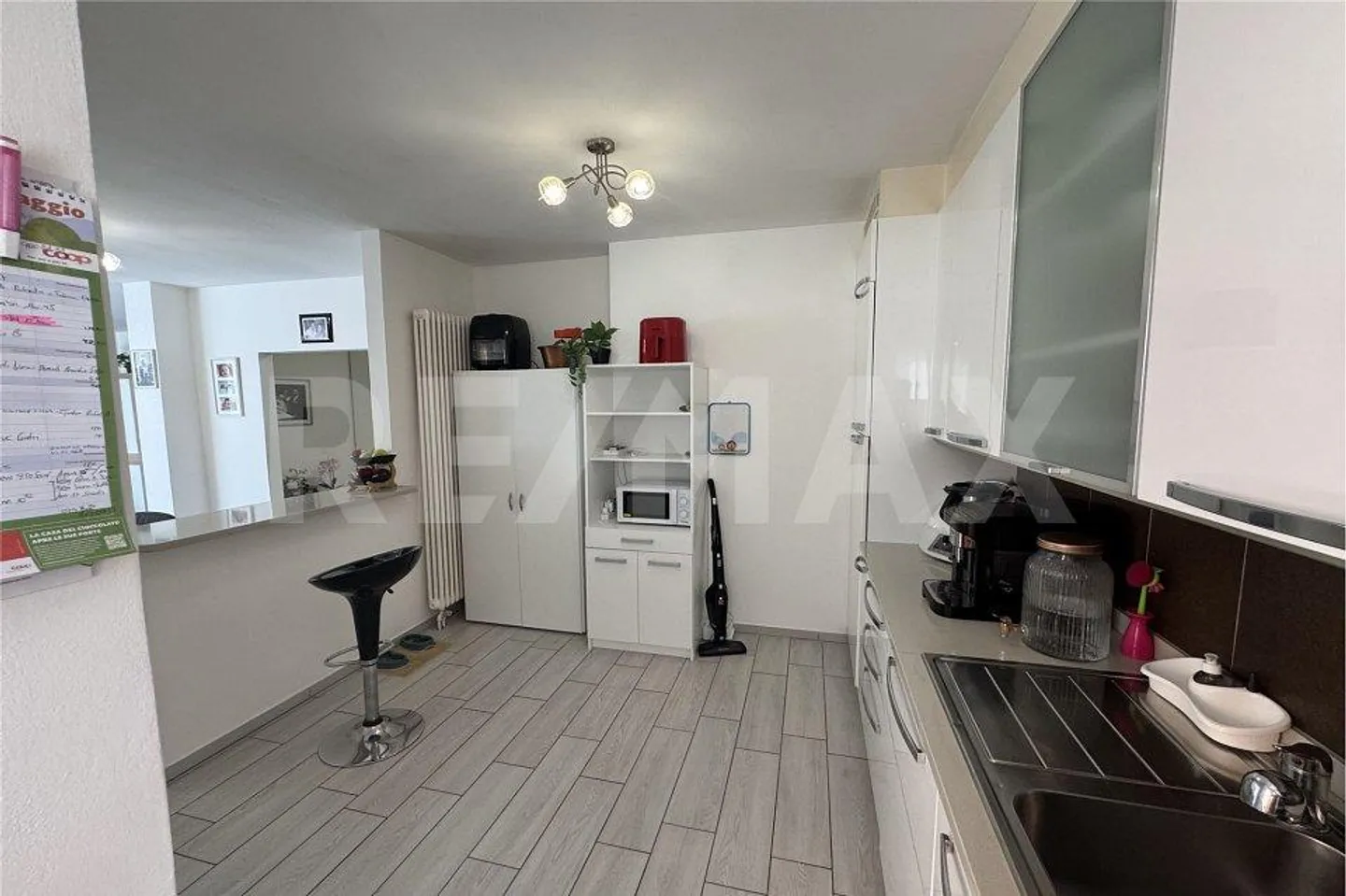 Spacious and comfortable 4½ rooms in a quiet residence - Photo 9 of 13