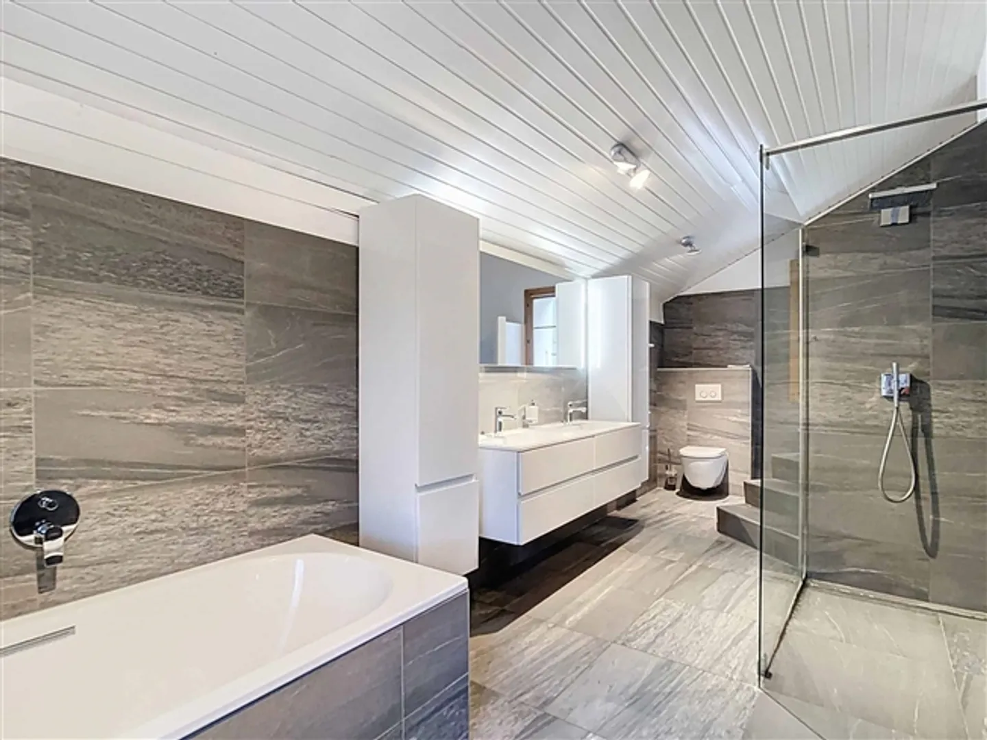 Renovated farmhouse in the heart of nature - Photo 6 of 13