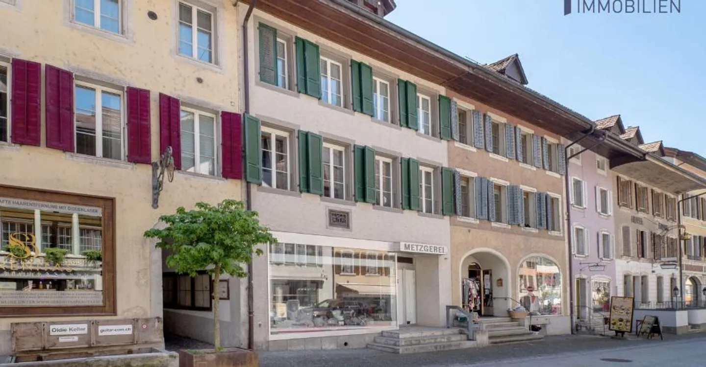 Fehr Immobiliare - Proprietà residenziale e commerciale situata in posizione centrale - Foto 1 di 13