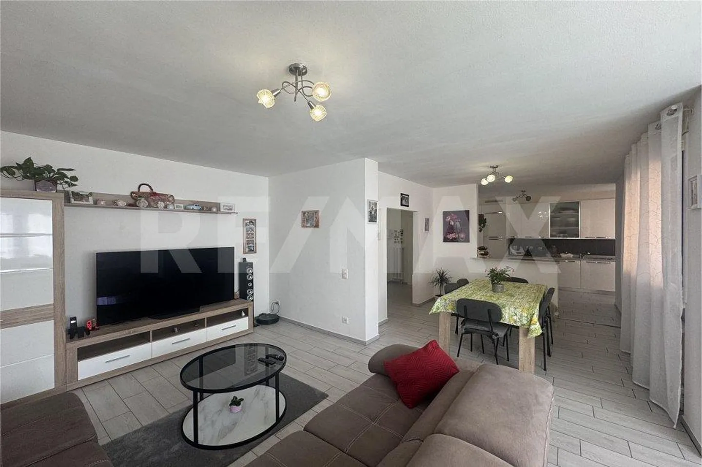 Spacious and comfortable 4½ rooms in a quiet residence - Photo 11 of 13
