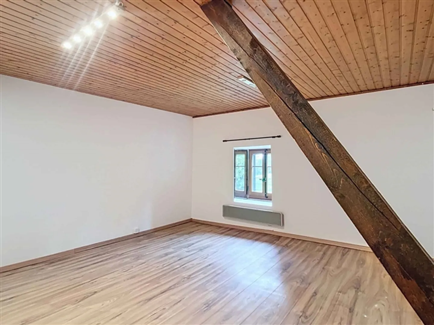 Renovated farmhouse in the heart of nature - Photo 11 of 13