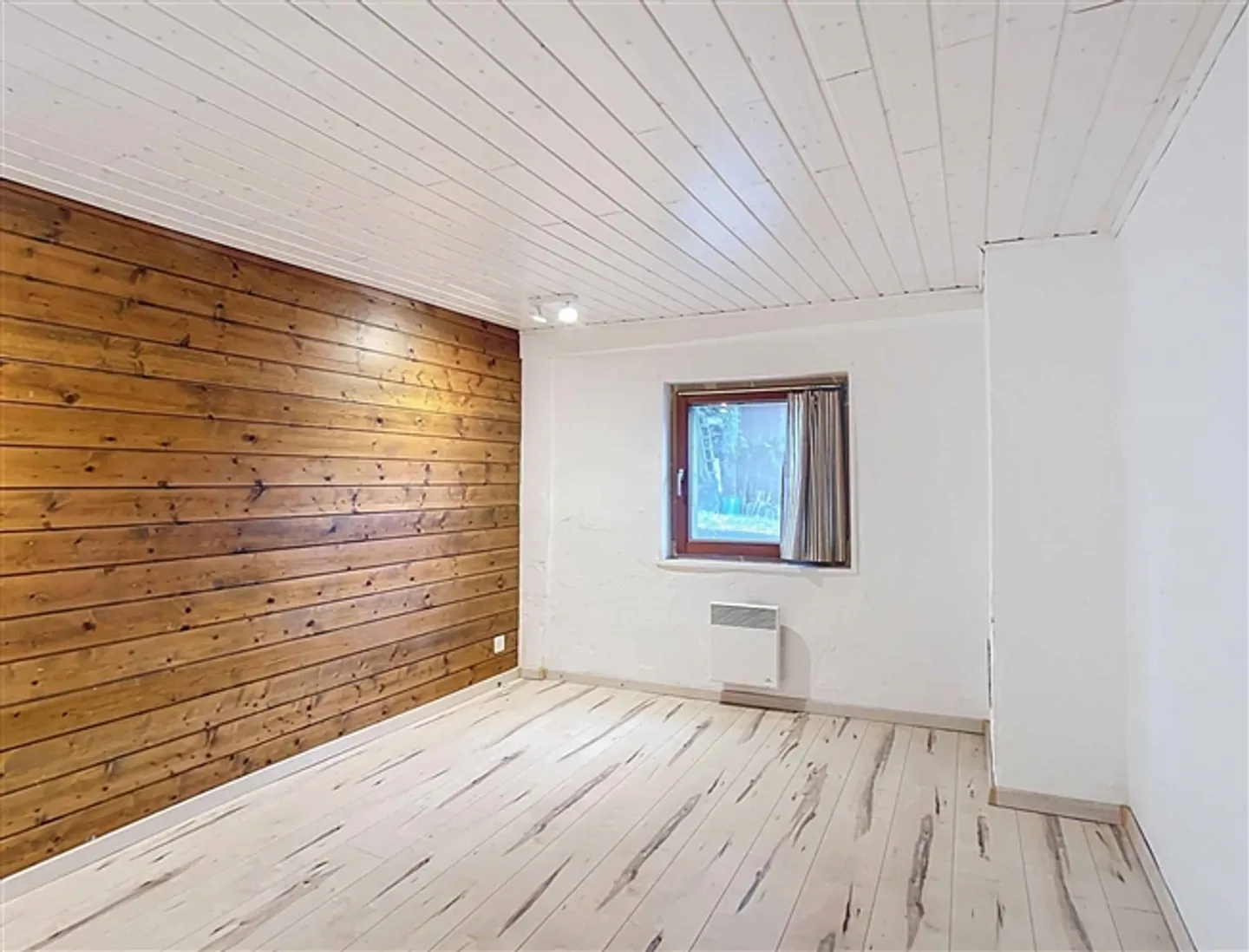 Renovated farmhouse in the heart of nature - Photo 12 of 13