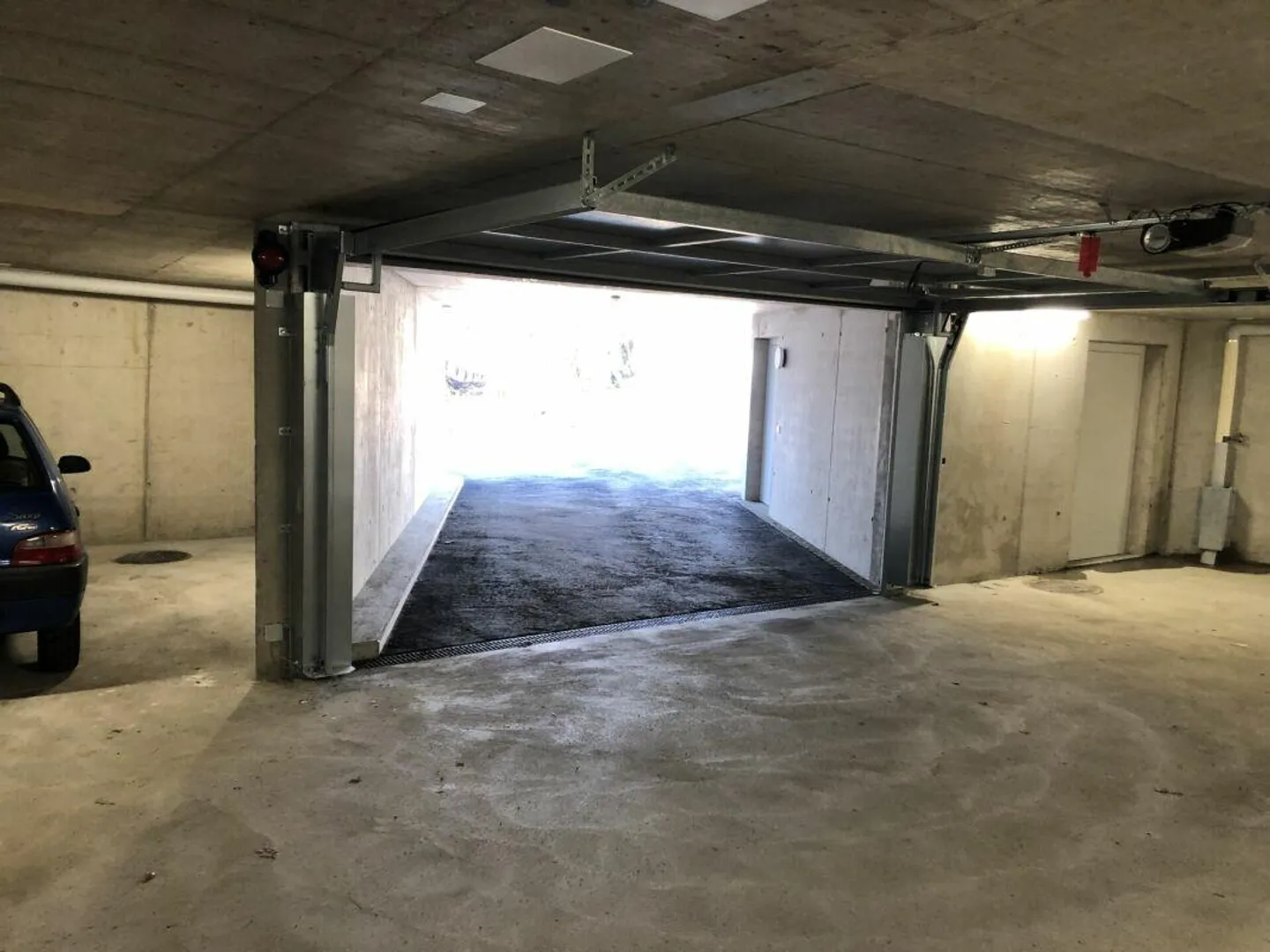 Vendita di posto auto interrato - Foto 4 di 5